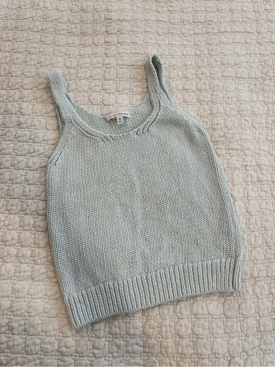 Tops - Banana Republic knit tank